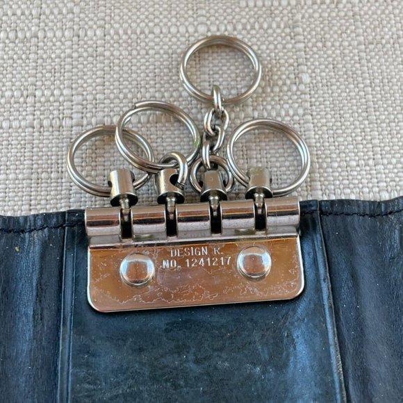 Cocomeister Signature Key Chain Black Leather Key Holder Bag Trifold Key Fob - Picture 9 of 10